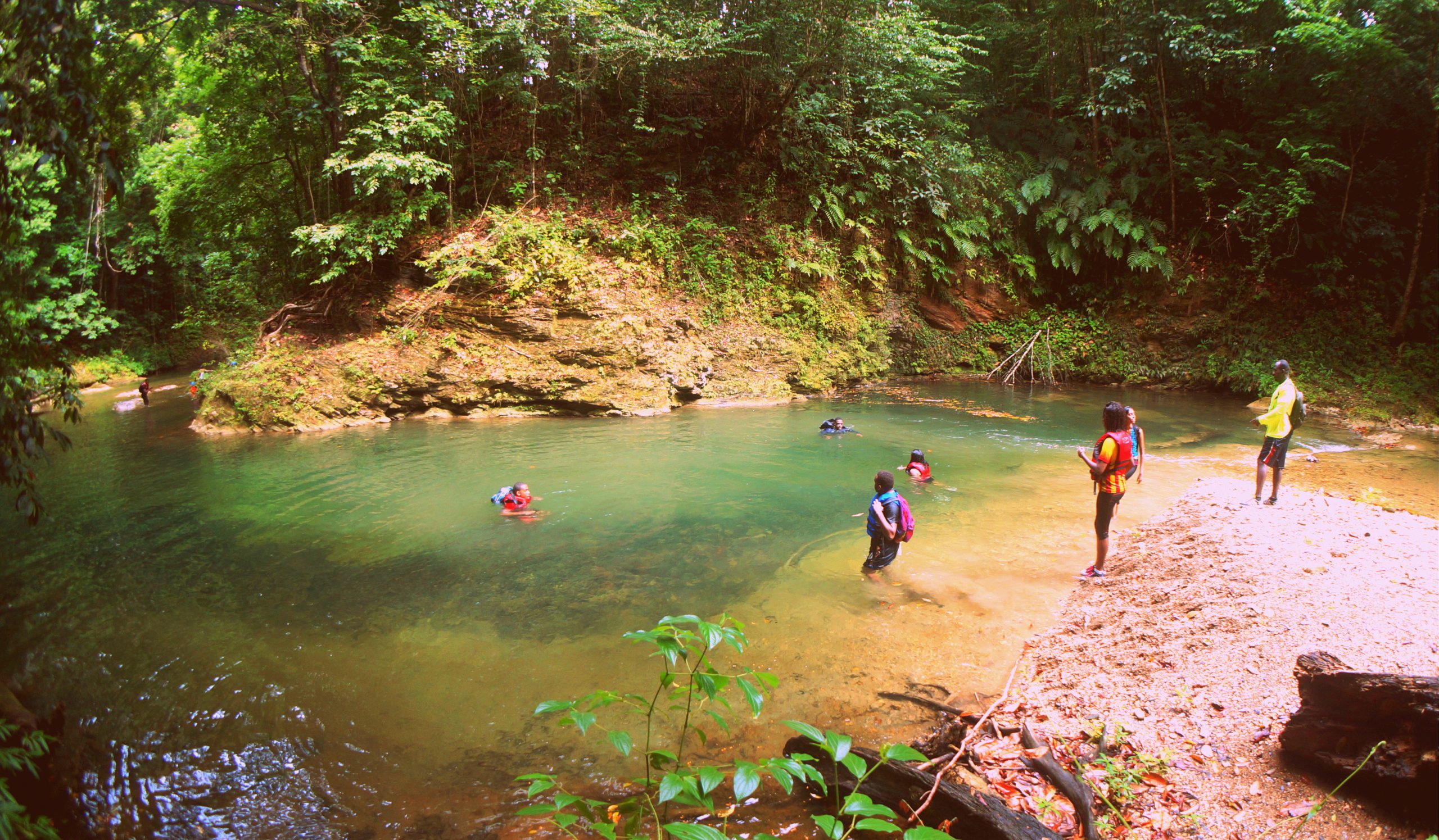 Hike to Mermaid Pools